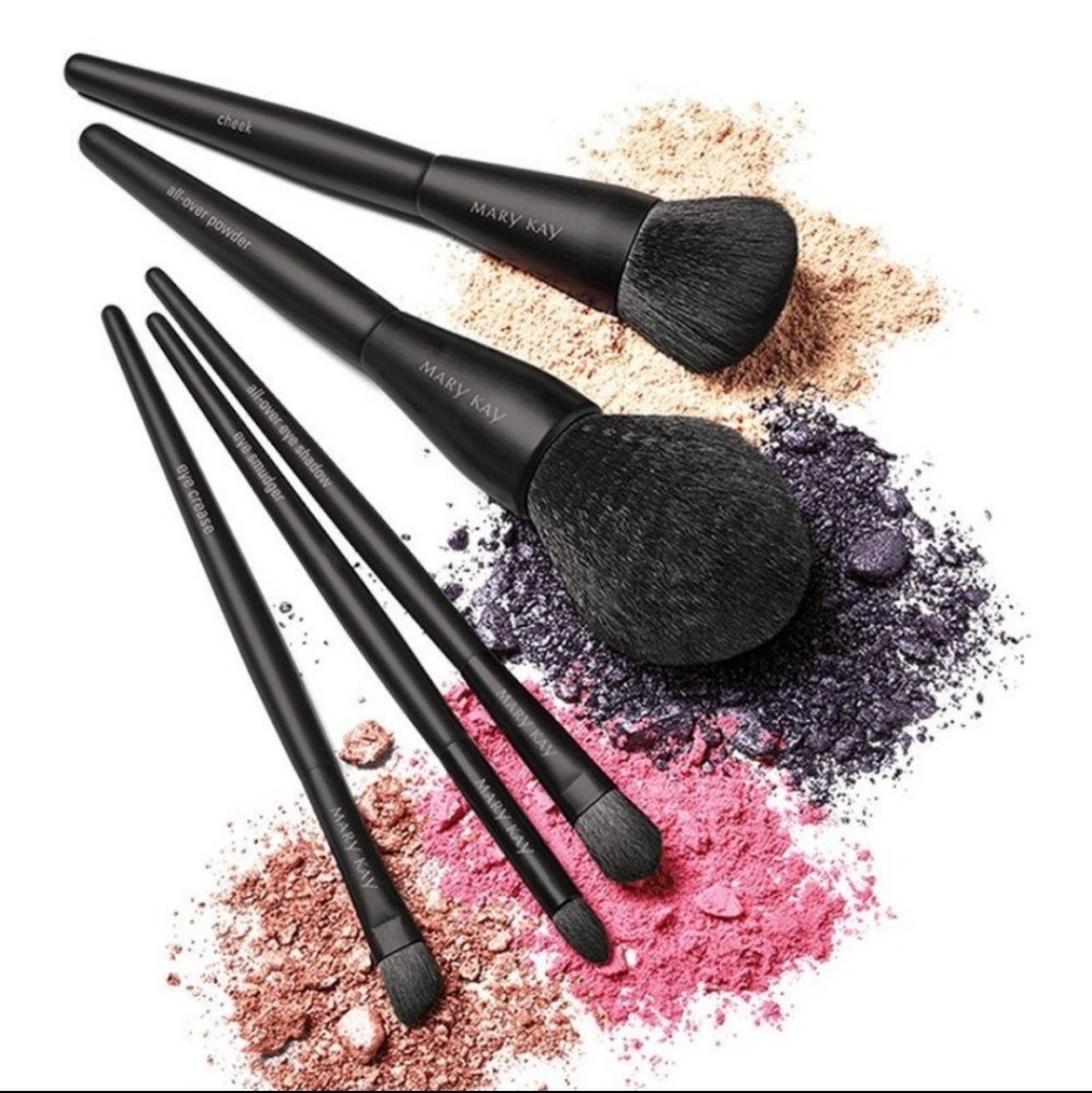 Mary Kay Essential Brush Collection
